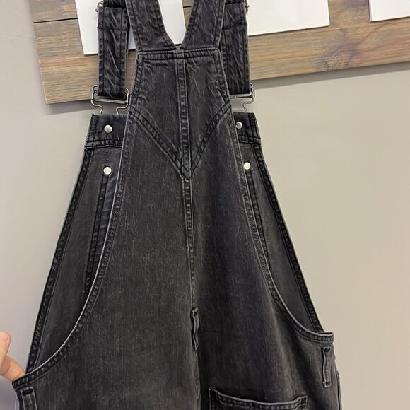 GAP Acid Wash Black Adjustable Razorback Overalls Pockets and Side Buttons- M - Picture 8 of 16